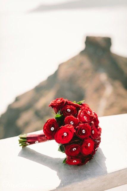 Νυφική Ανθοδέσμη με κόκκινα Τριαντάφυλλα