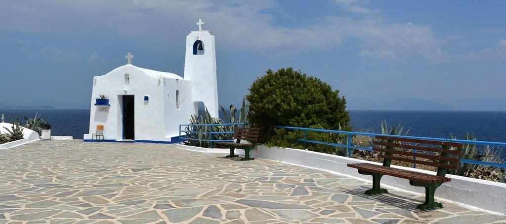 Εκκλησάκι δίπλα στη θάλασσα Αγιος ΝΙκόλαος στη Ραφήνα