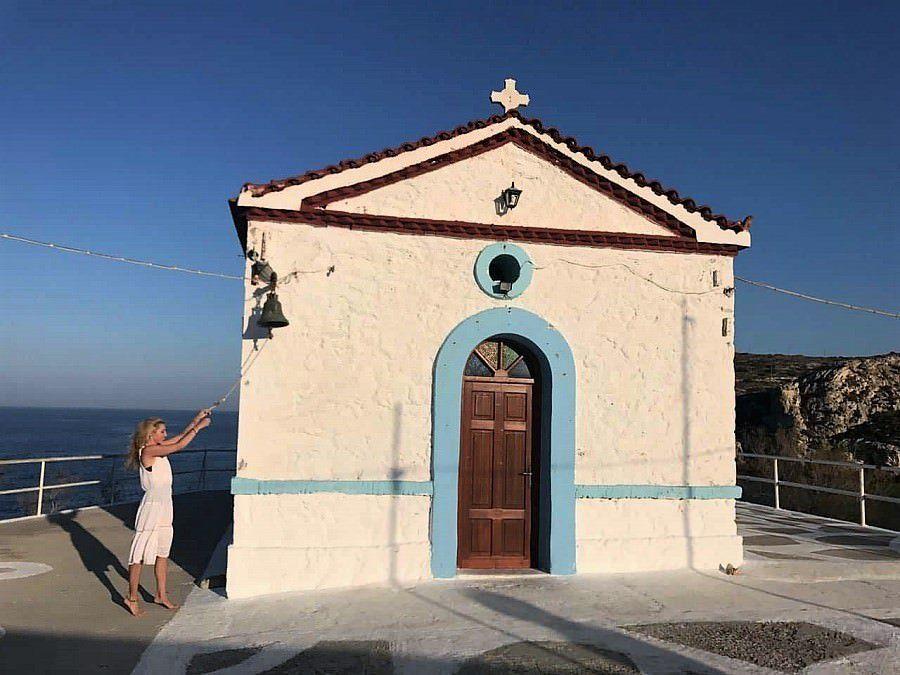 Εκκλησάκι γάμου στην Κερατέα Άγιος Παντελεήμονας