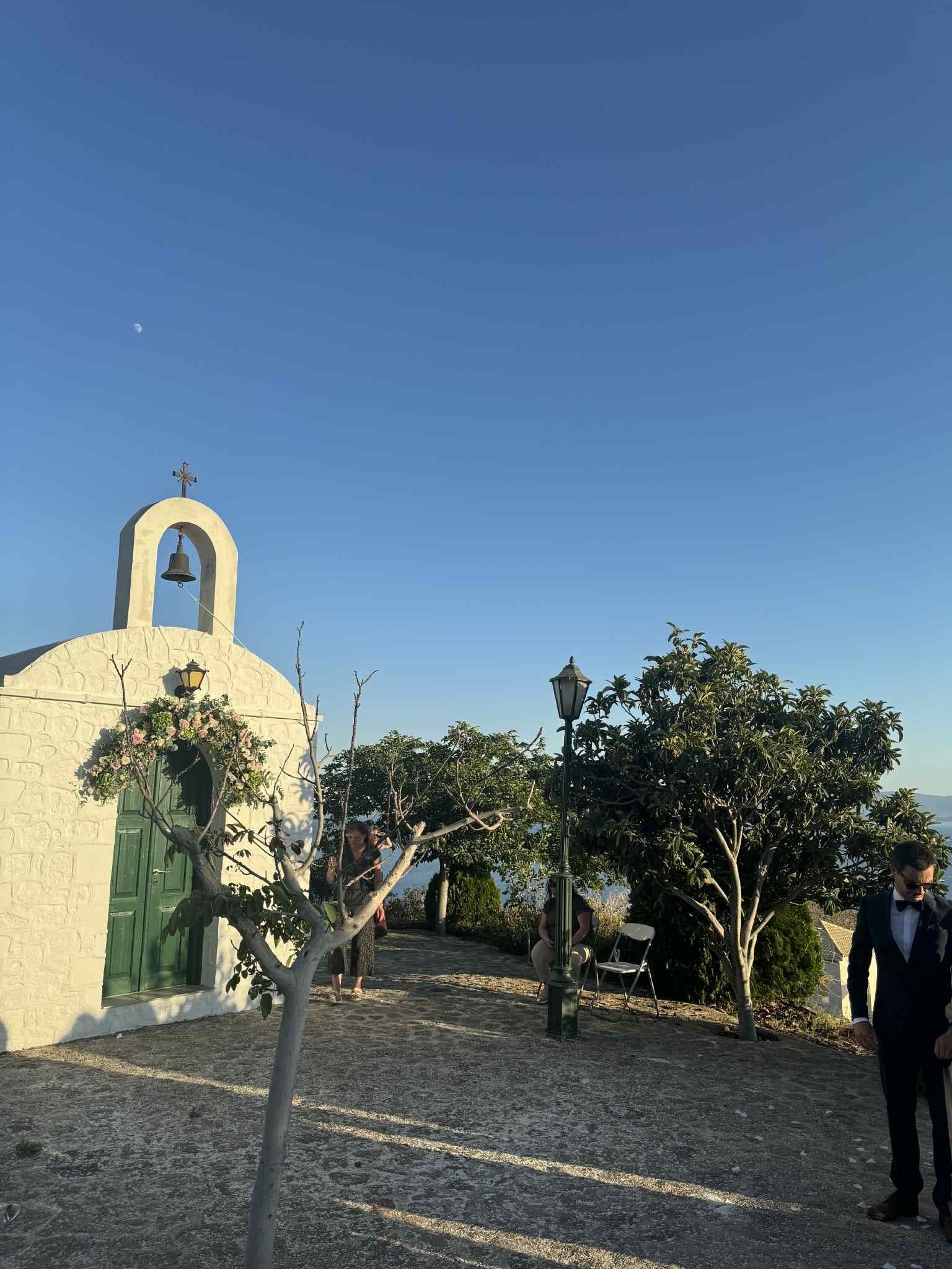 κτήμα με εκκλησάκι