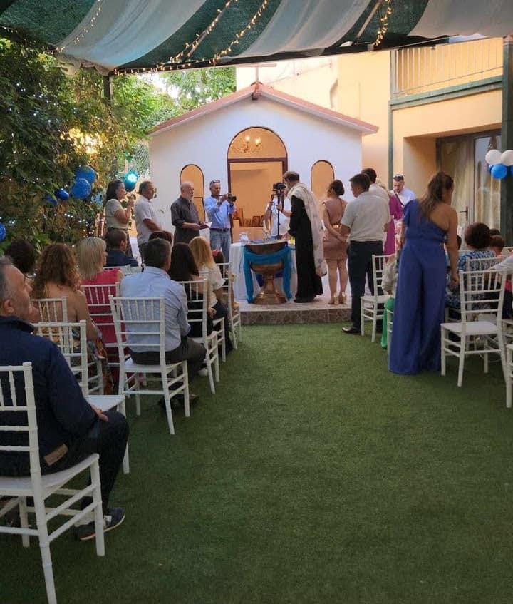εκκλησάκι για γάμο και βάπτιση στον κήπο της Ελίζας